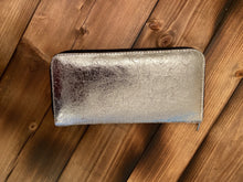 Load image into Gallery viewer, Woman’s Wallet
