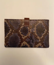 Load image into Gallery viewer, Woman’s wallet
