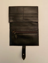 Load image into Gallery viewer, Woman’s Wallet
