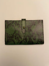 Load image into Gallery viewer, Woman’s wallet
