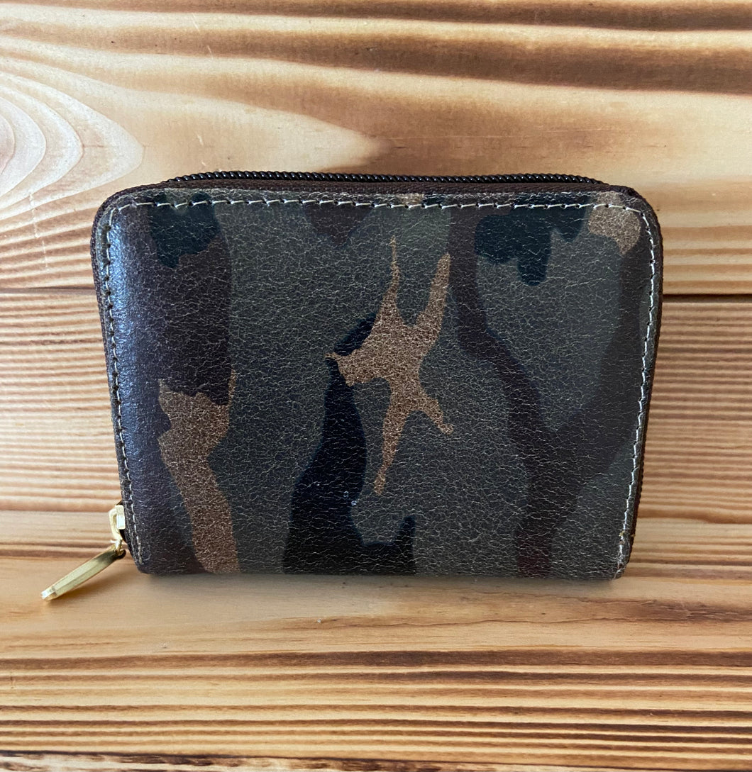 Camo wallet