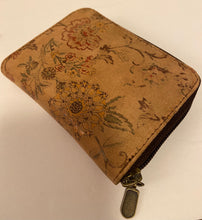 Load image into Gallery viewer, Woman’s Wallet
