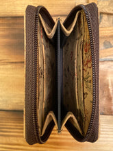 Load image into Gallery viewer, Woman’s Wallet
