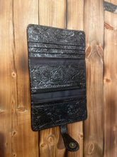 Load image into Gallery viewer, Woman’s wallet
