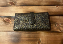 Load image into Gallery viewer, Woman’s wallet
